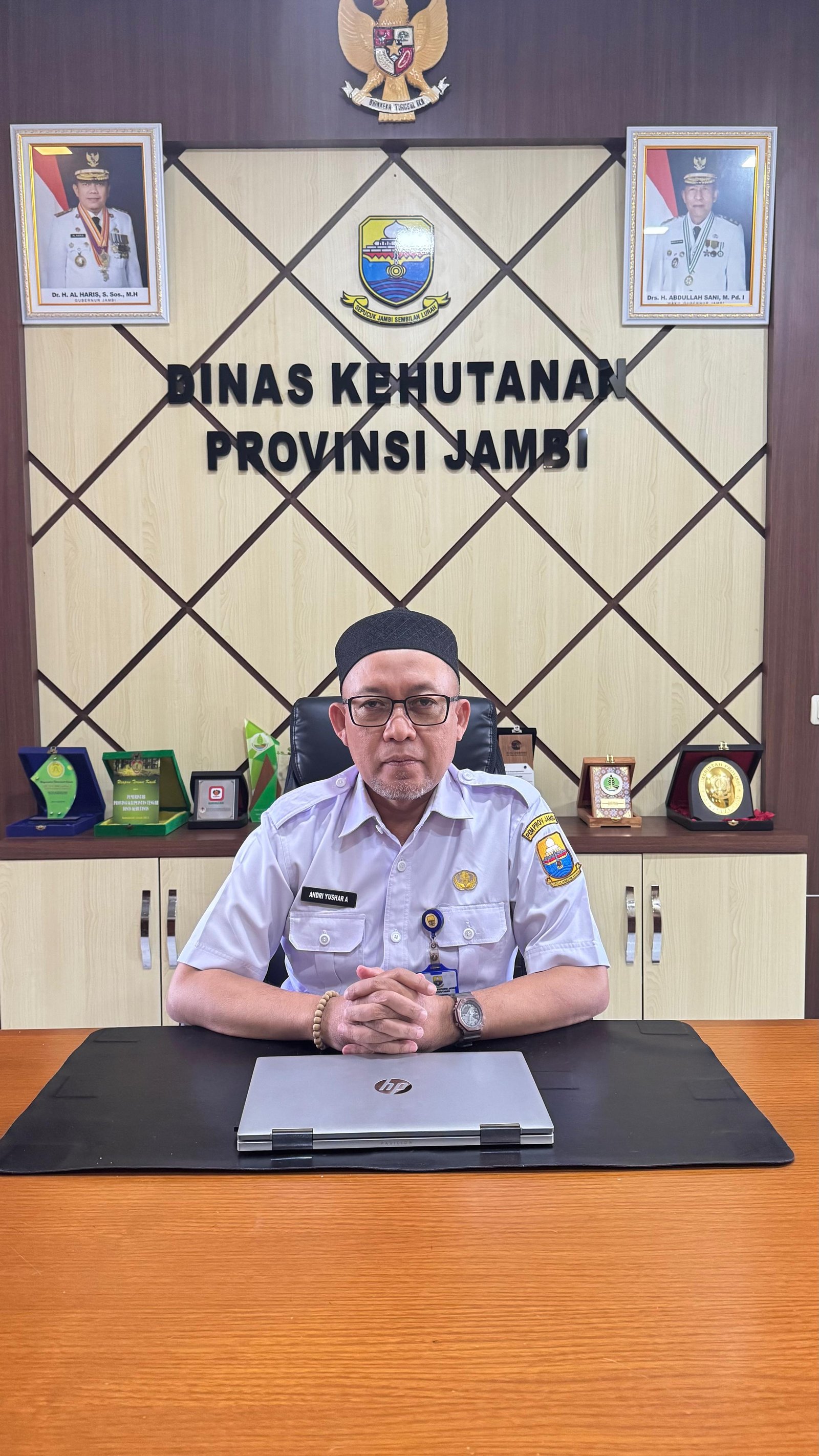 Foto Kepala Dinas Kehutanan